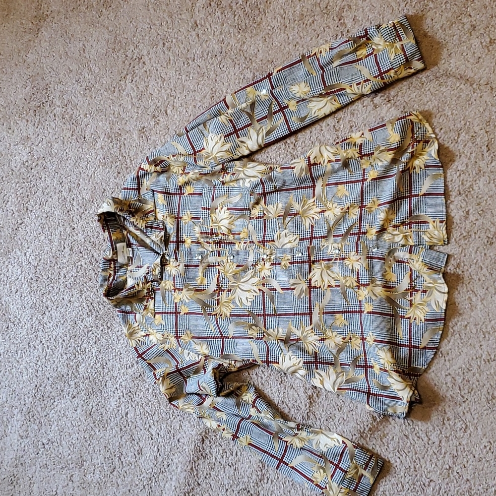 Jaclyn Smith Long Sleeve Button Up Blouse